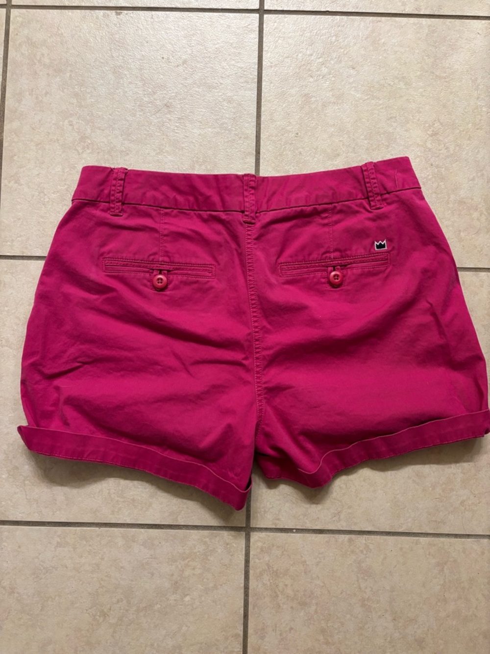 Crown & Ivy Women Hot Pink Chino Shorts Size 6 Stretch - Picture 2 of 4